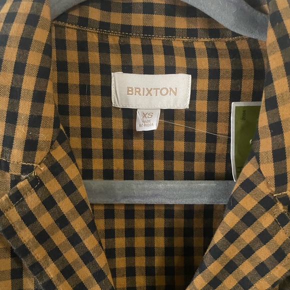 Brixton new with tags. checkered yellow and black button up shirt. Size xs - Picture 5 of 5